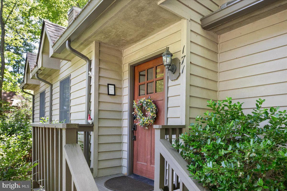 171 Kaylor Circle photo 2