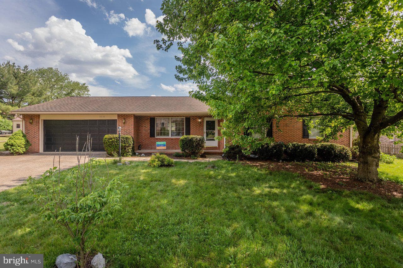 3235 Pin Oak Drive photo 1