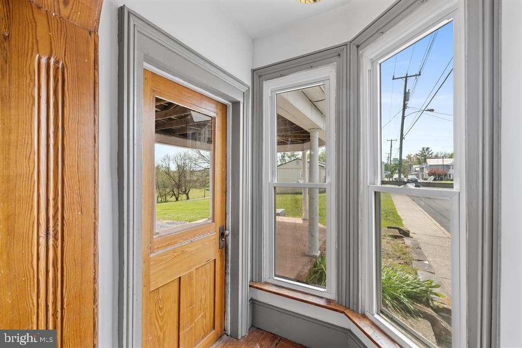 242 S South Main Street photo 9