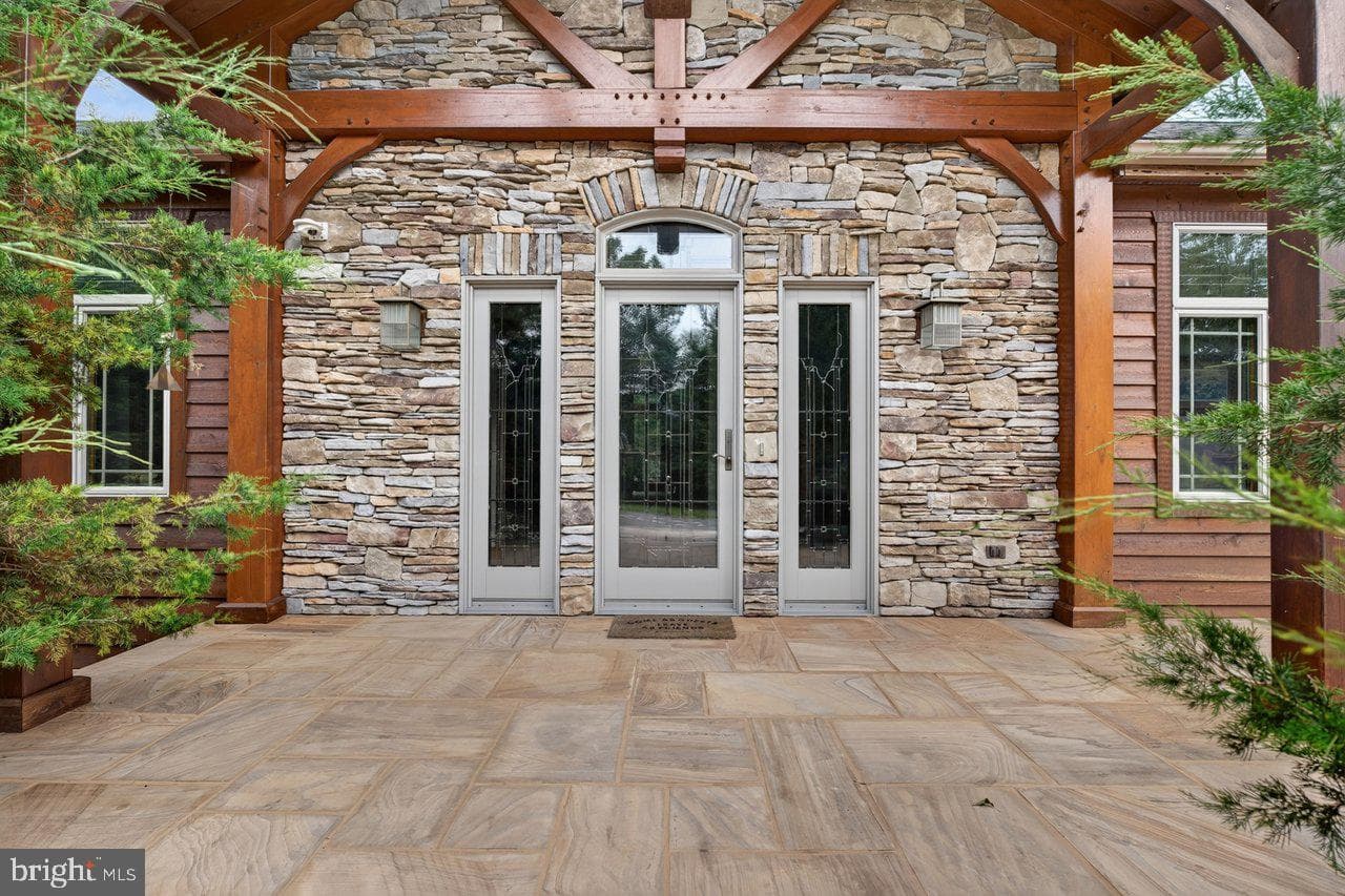 1380 Bloomer Springs Road photo 3