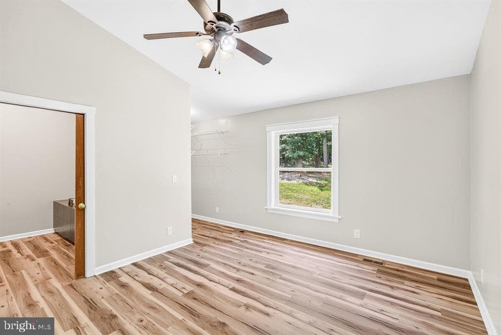 8905 Shade Tree Lane photo 19