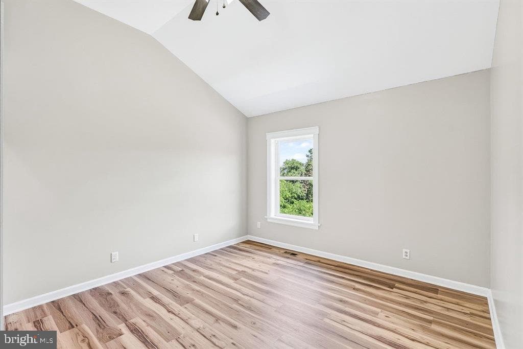 8905 Shade Tree Lane photo 23