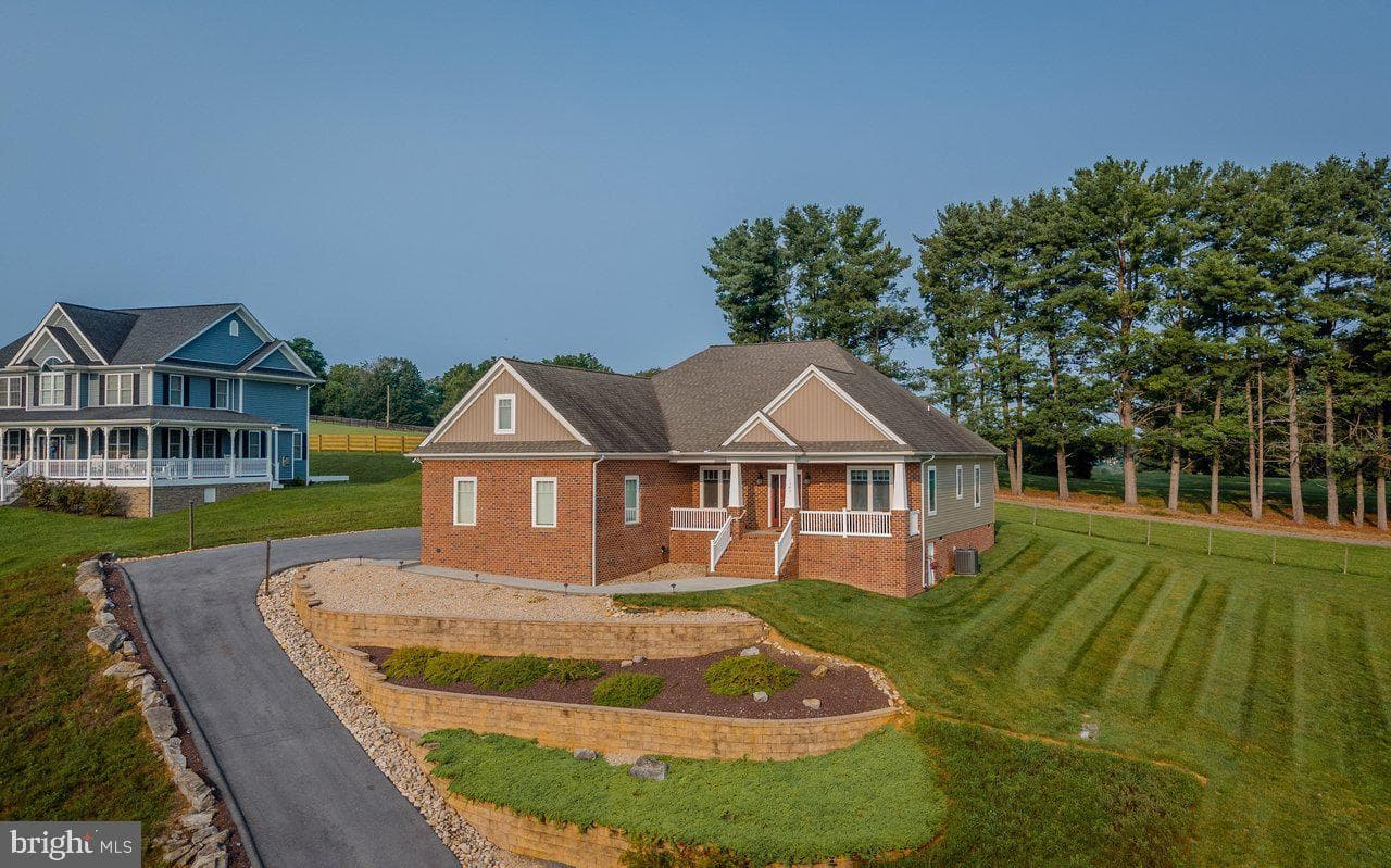 1540 Marigold Circle photo 1
