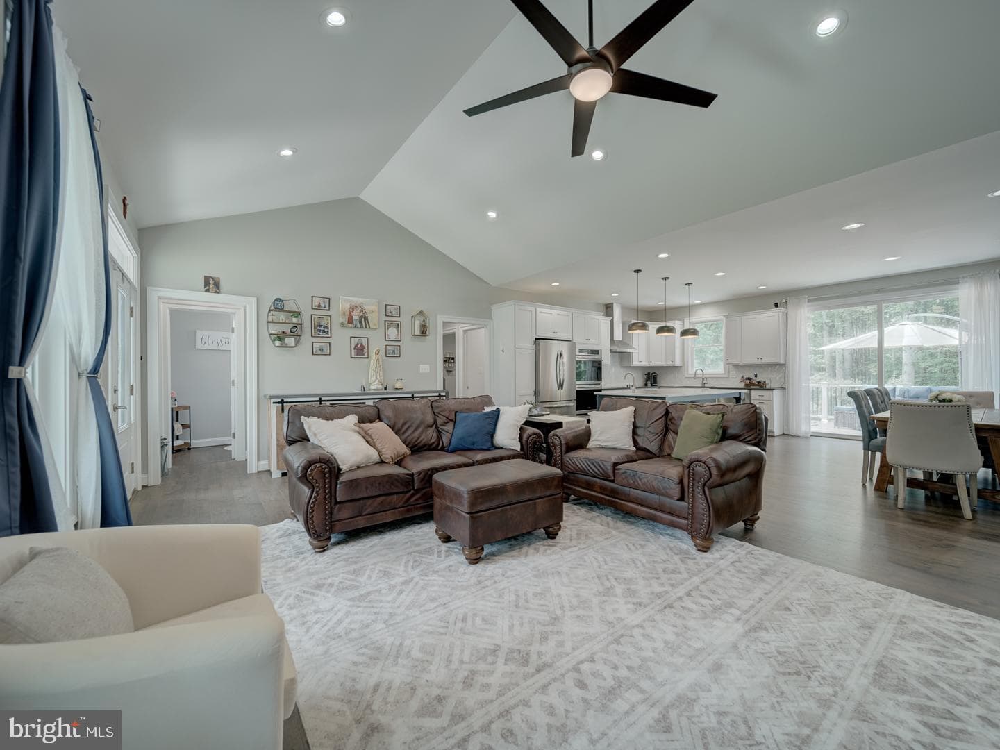 54 Poling Lane photo 3