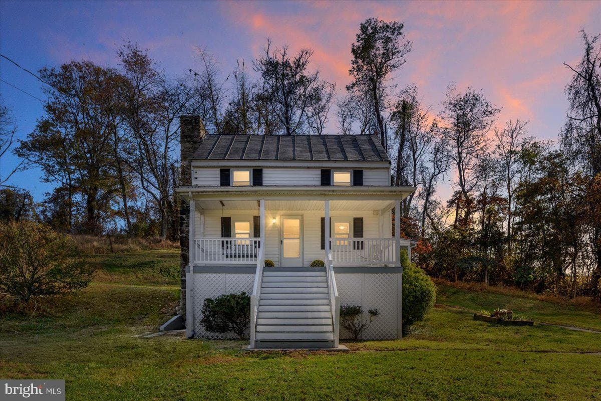 13886 Crest Hill Road photo 2