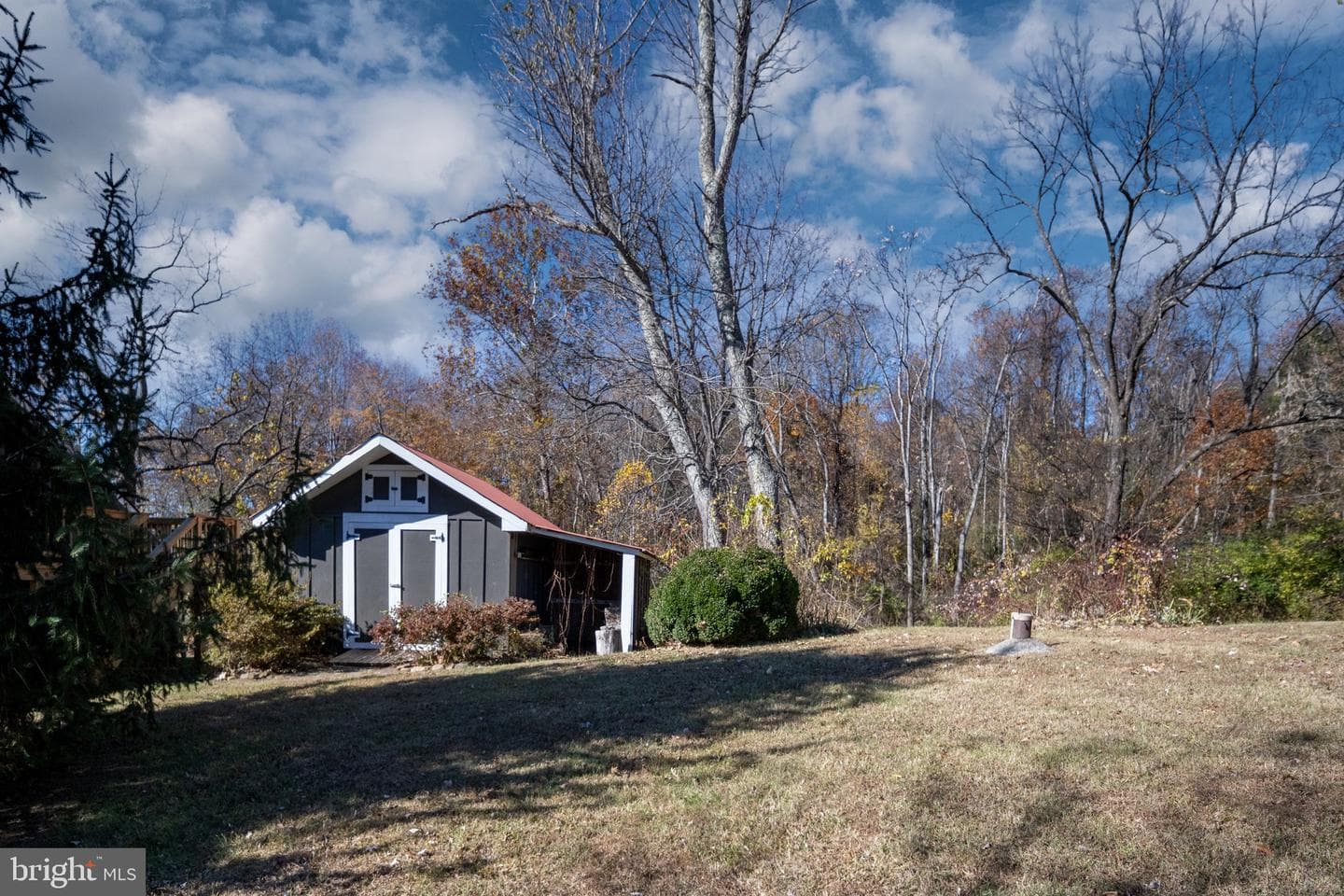 560 Richmond Road photo 125