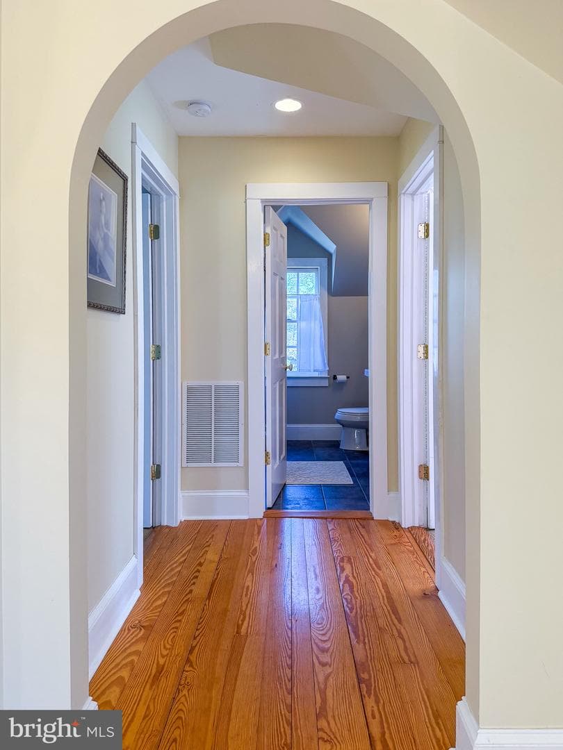 560 Richmond Road photo 54