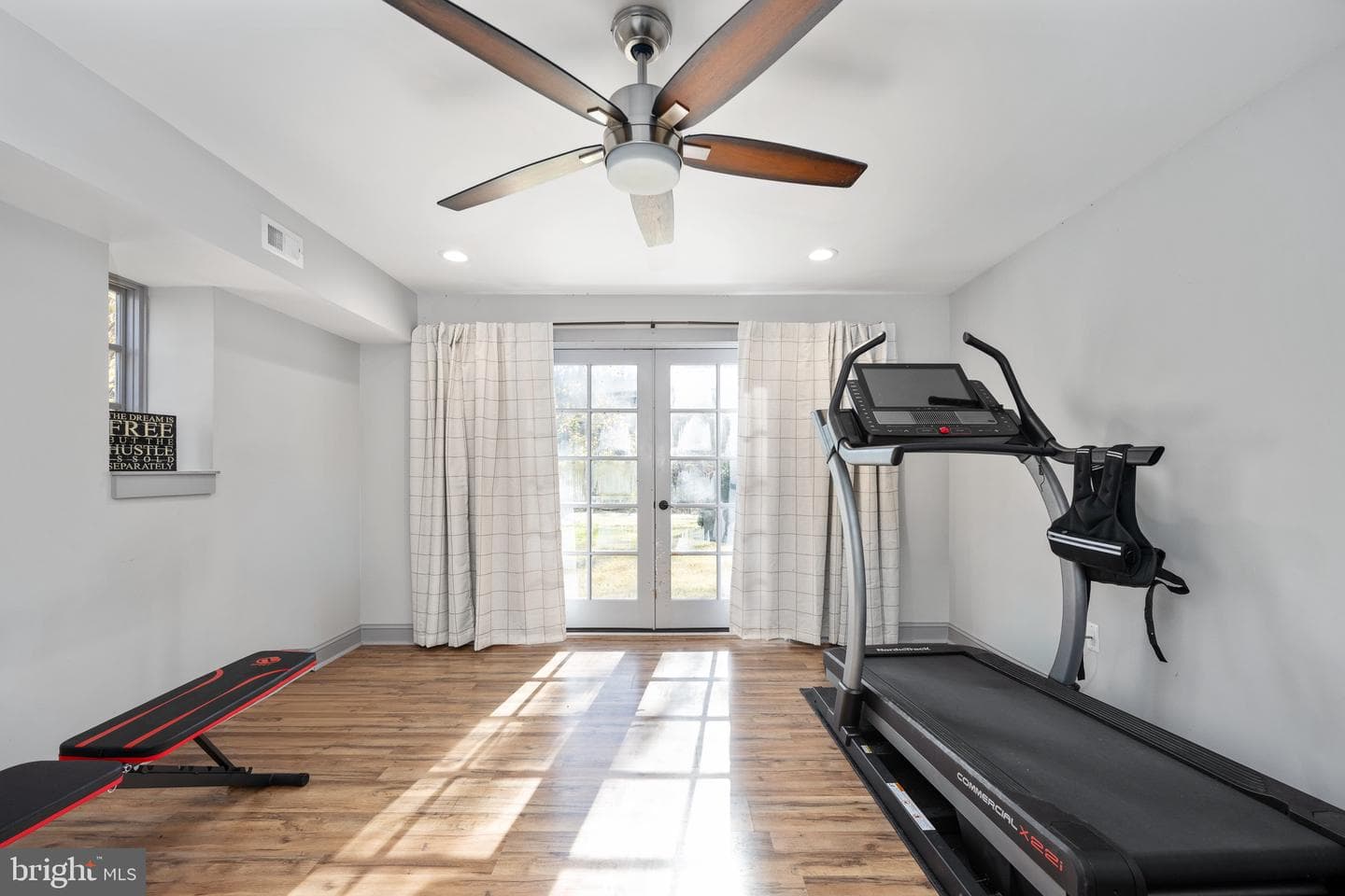 560 Richmond Road photo 86