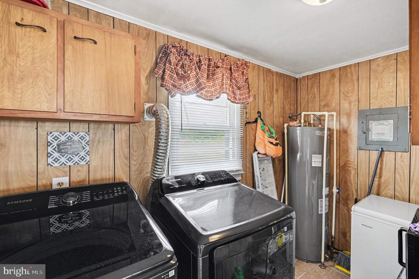 315 Murphys Place photo 22