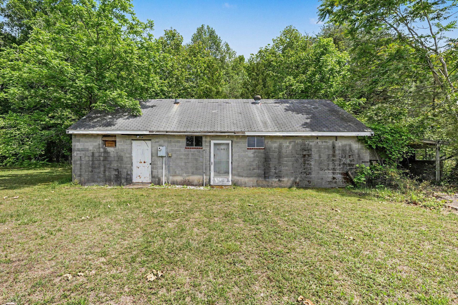 315 Murphys Place photo 27
