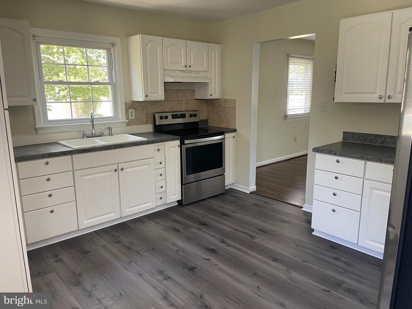 1812 Snyder Road photo 4