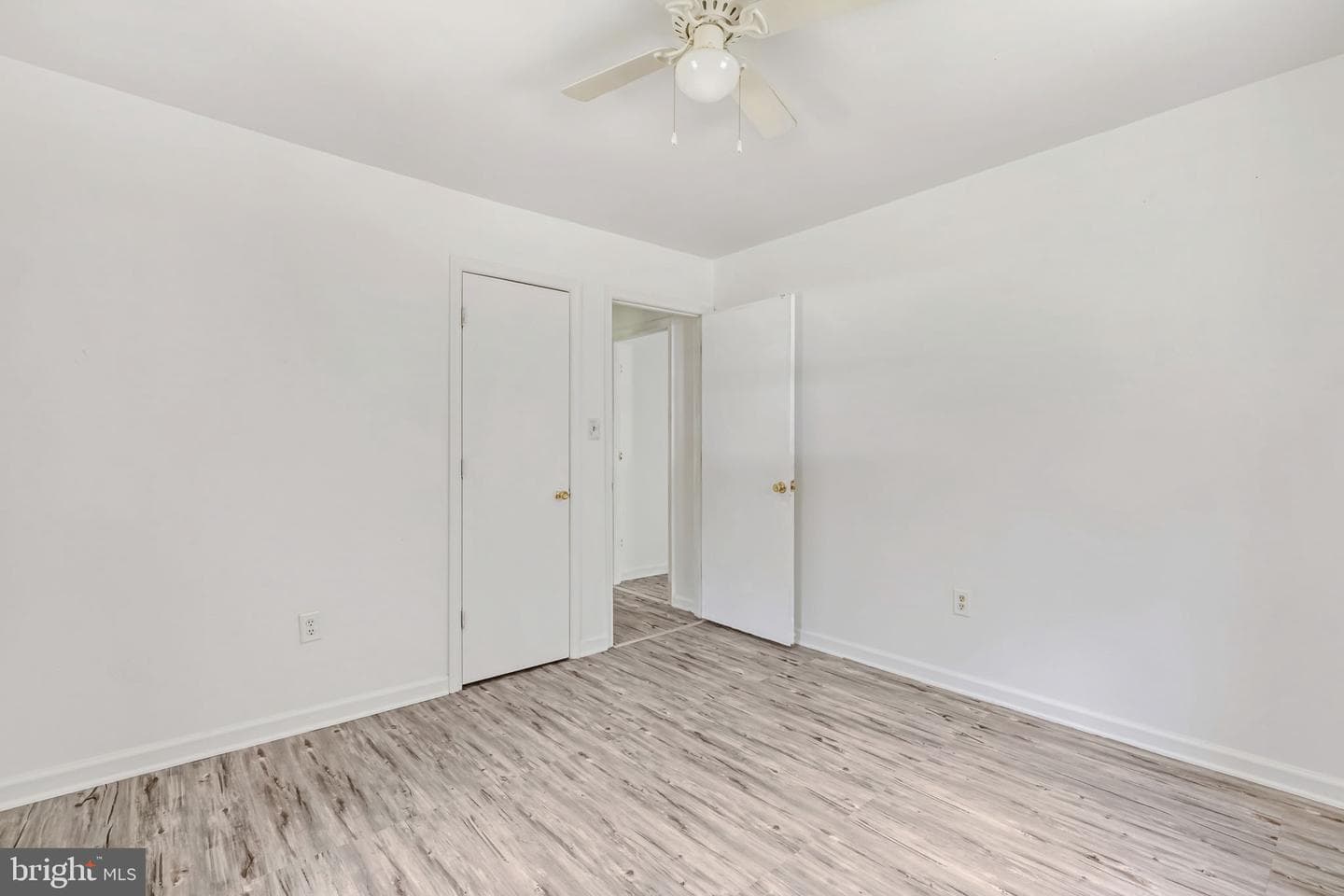 868 Simonson Road photo 15