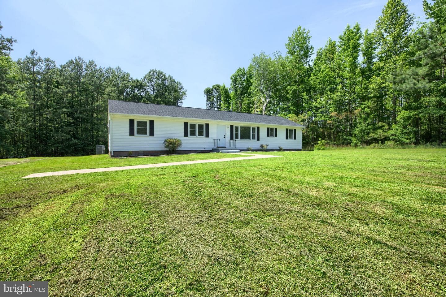 868 Simonson Road photo 2