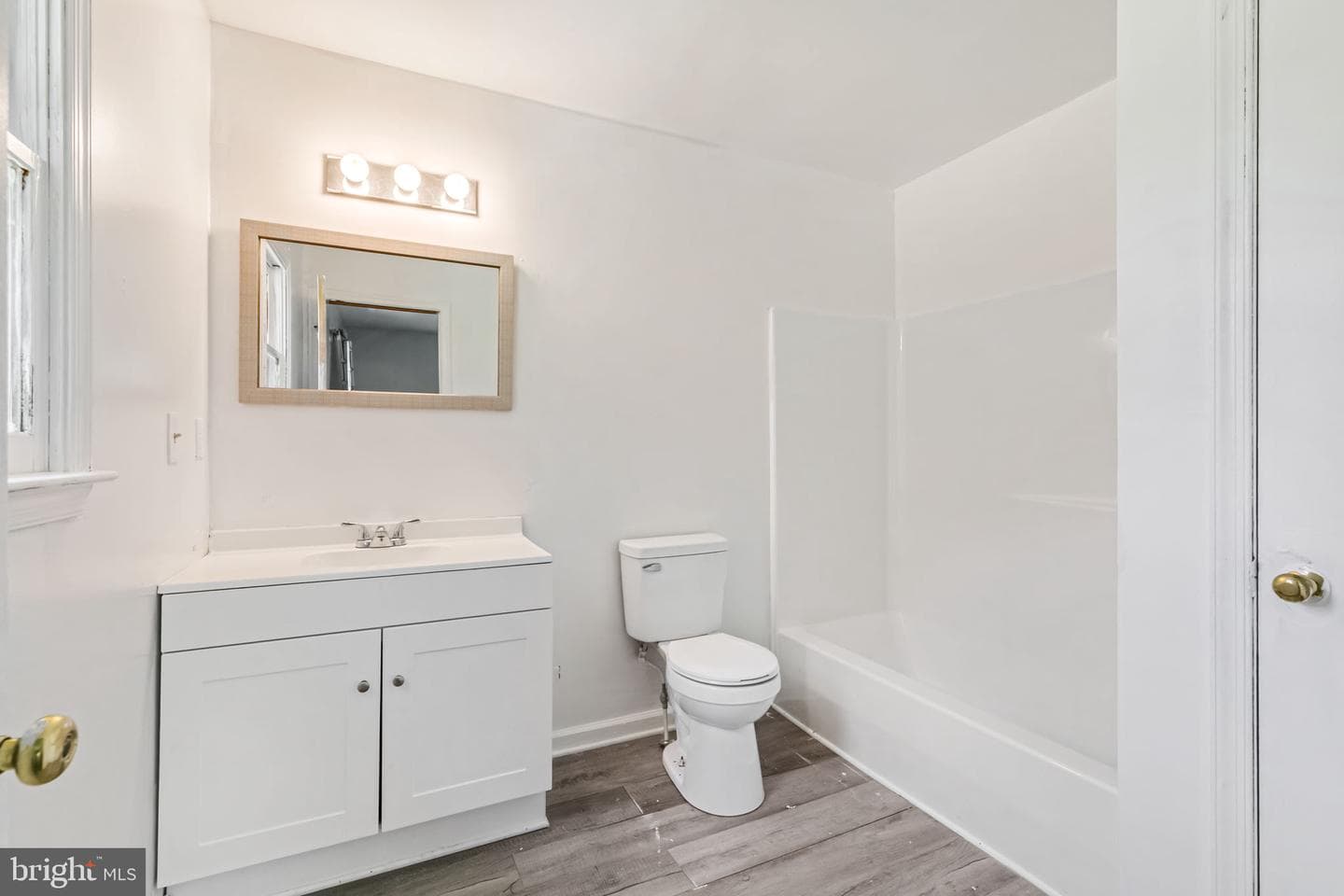 868 Simonson Road photo 22