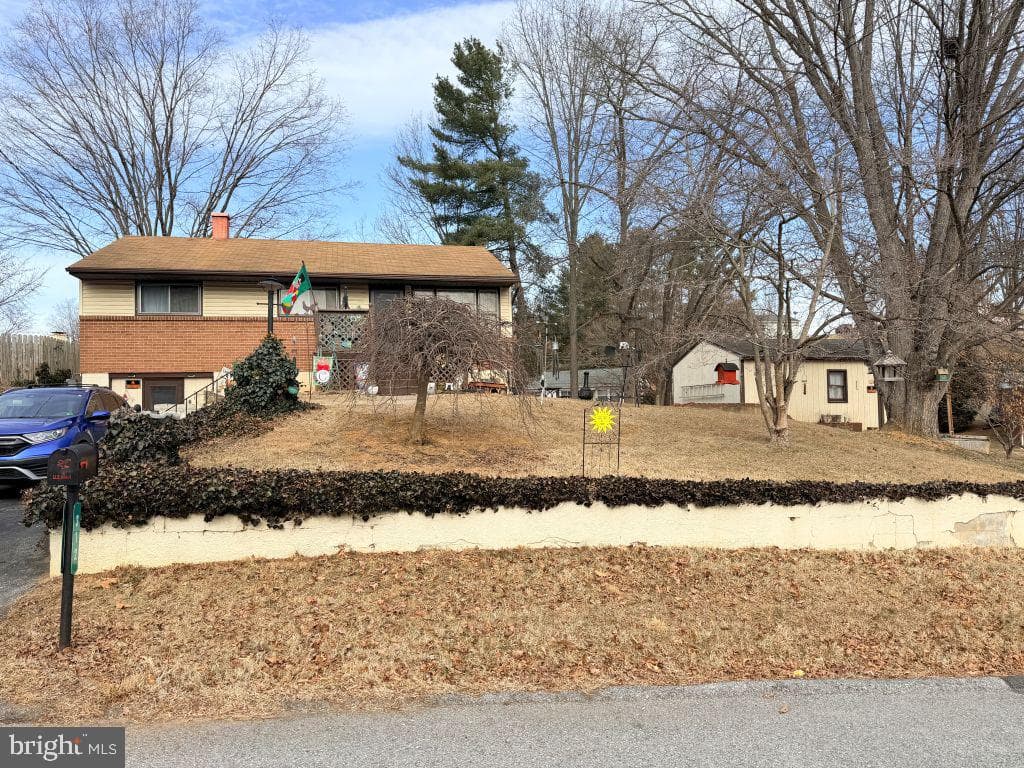 312 Devon Road photo 2
