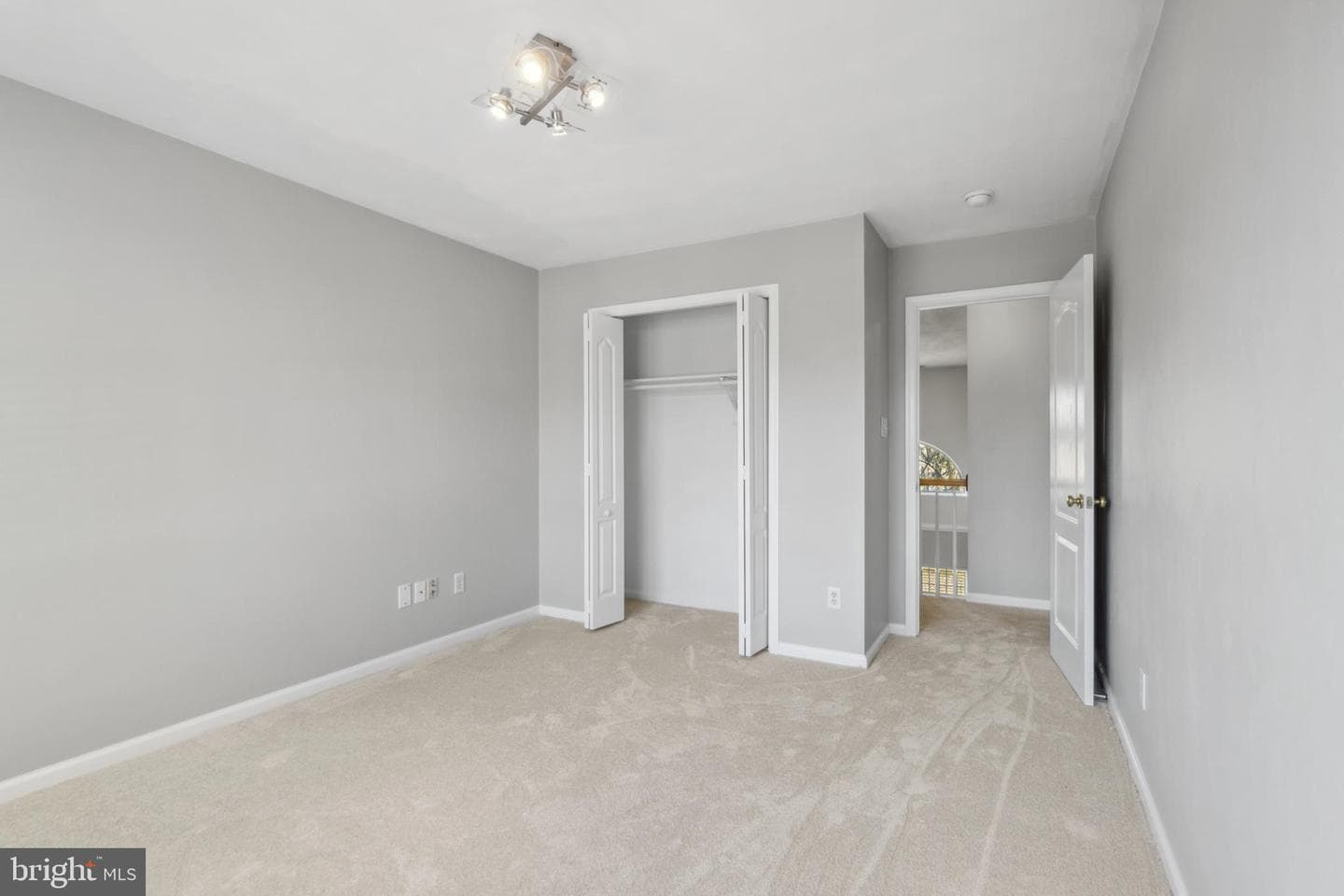 3113 Caroline Crescent photo 29