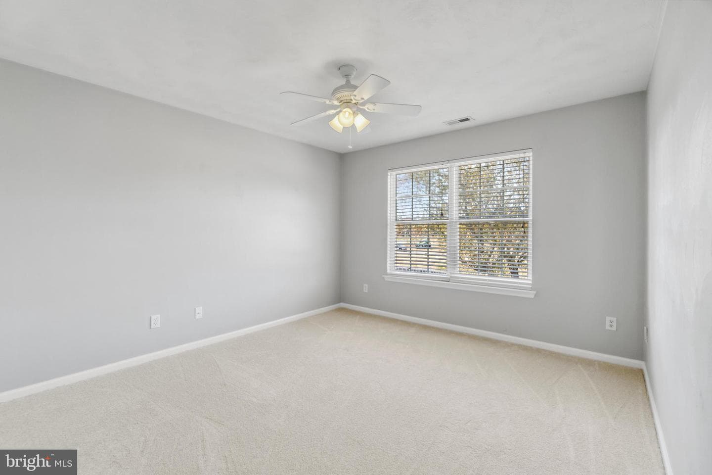 3113 Caroline Crescent photo 35