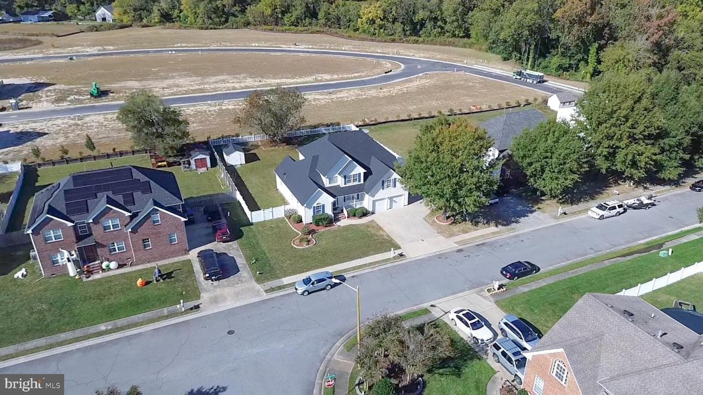3113 Caroline Crescent photo 49