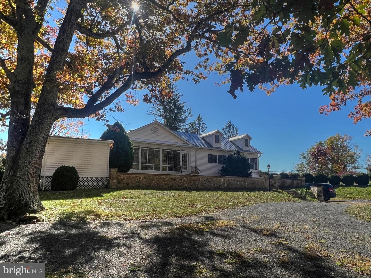 618 Miller Road photo 1