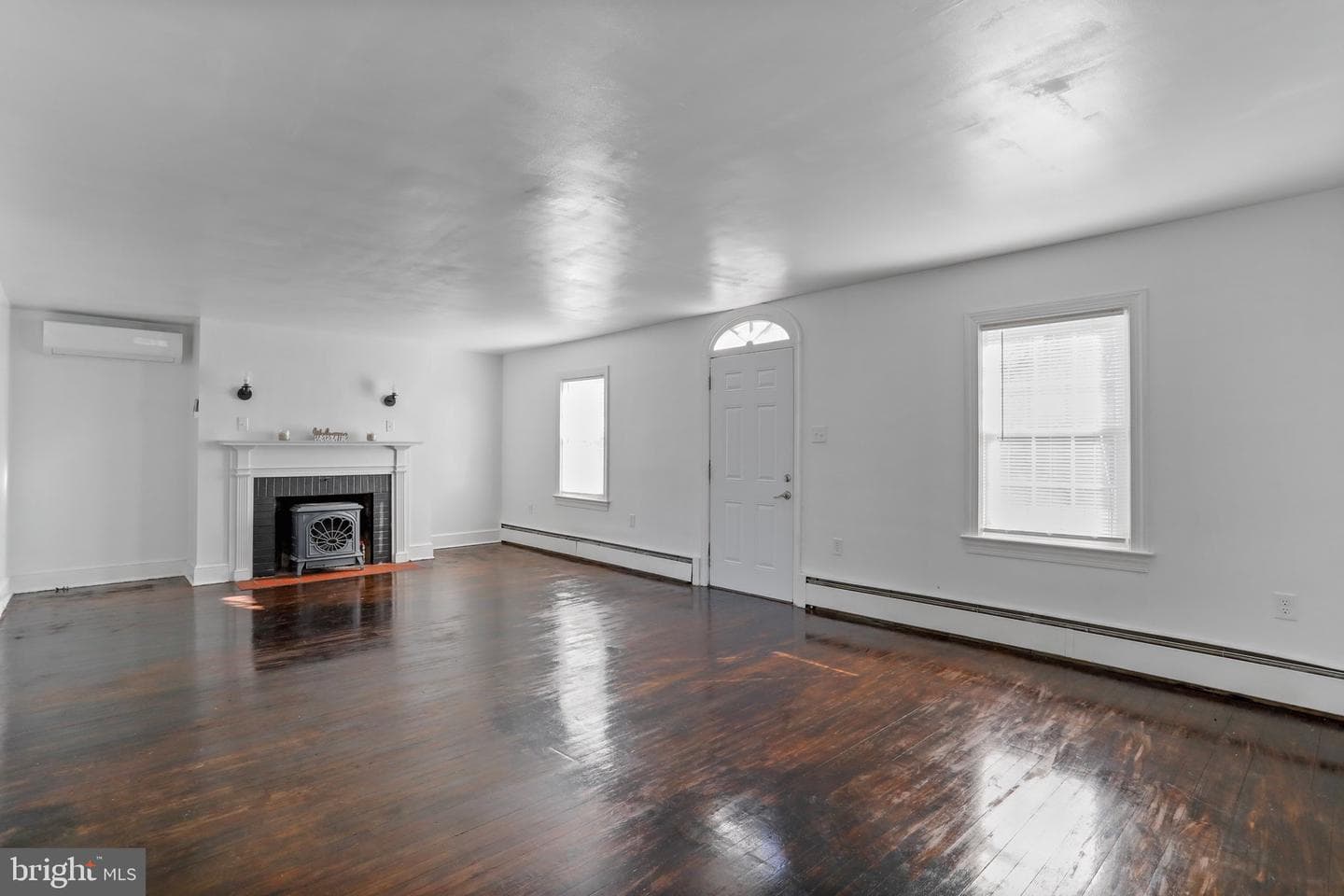 389 N Massanutten Street photo 17