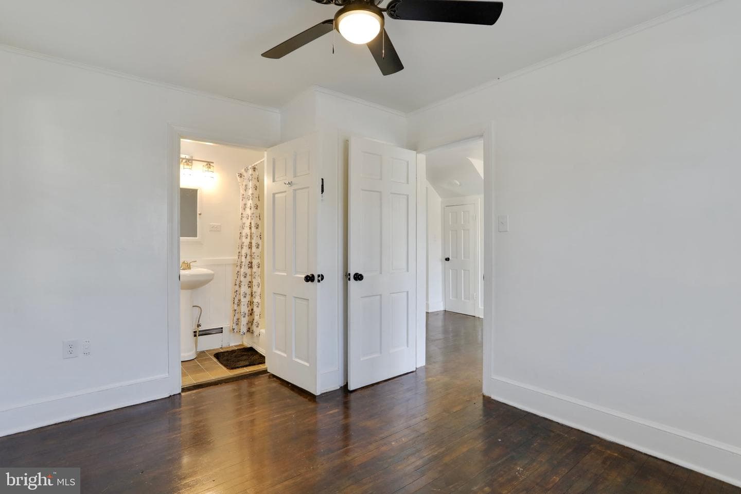 389 N Massanutten Street photo 25