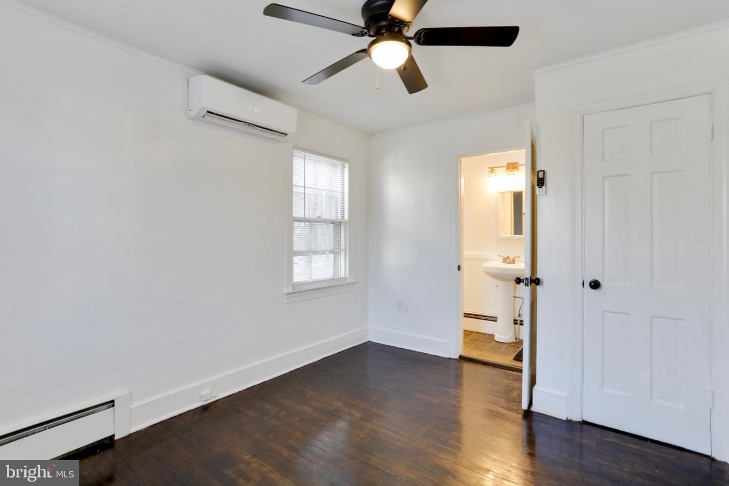 389 N Massanutten Street photo 26
