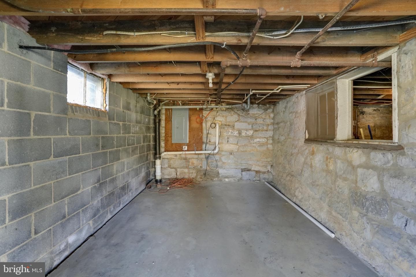 389 N Massanutten Street photo 38