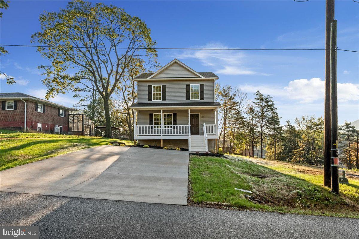 386 Crim Drive photo 5