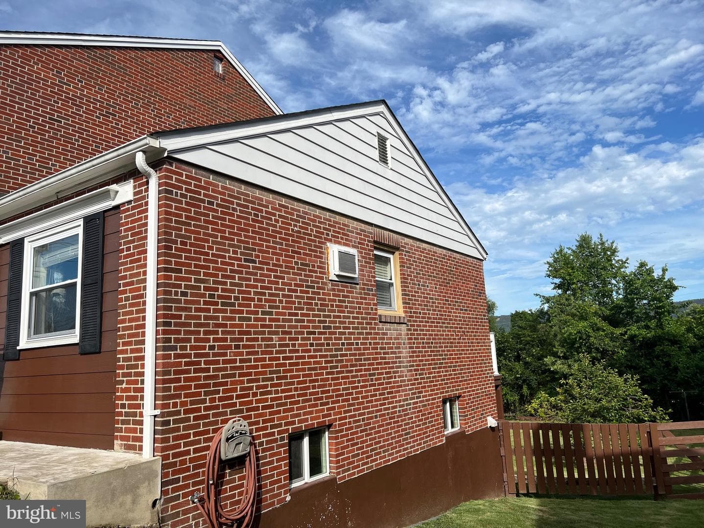 332 N Lee Street photo 2