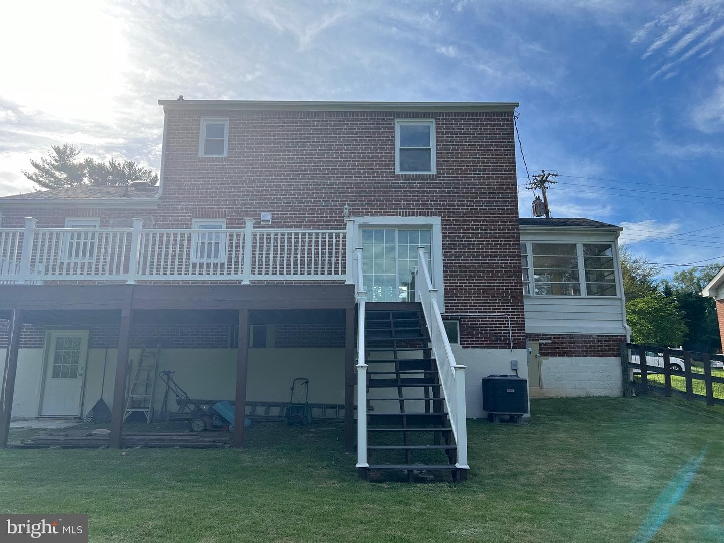 332 N Lee Street photo 3