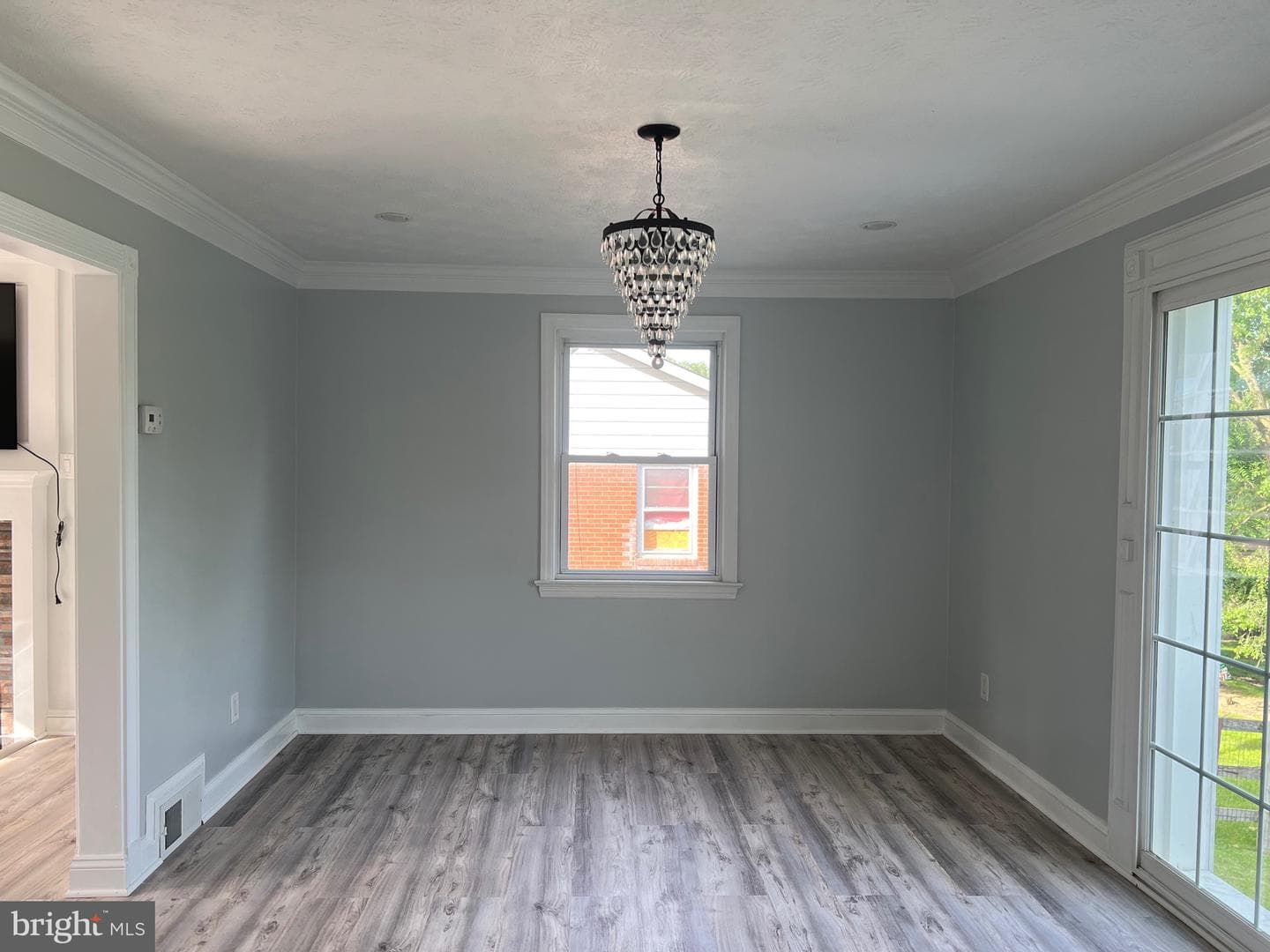 332 N Lee Street photo 8