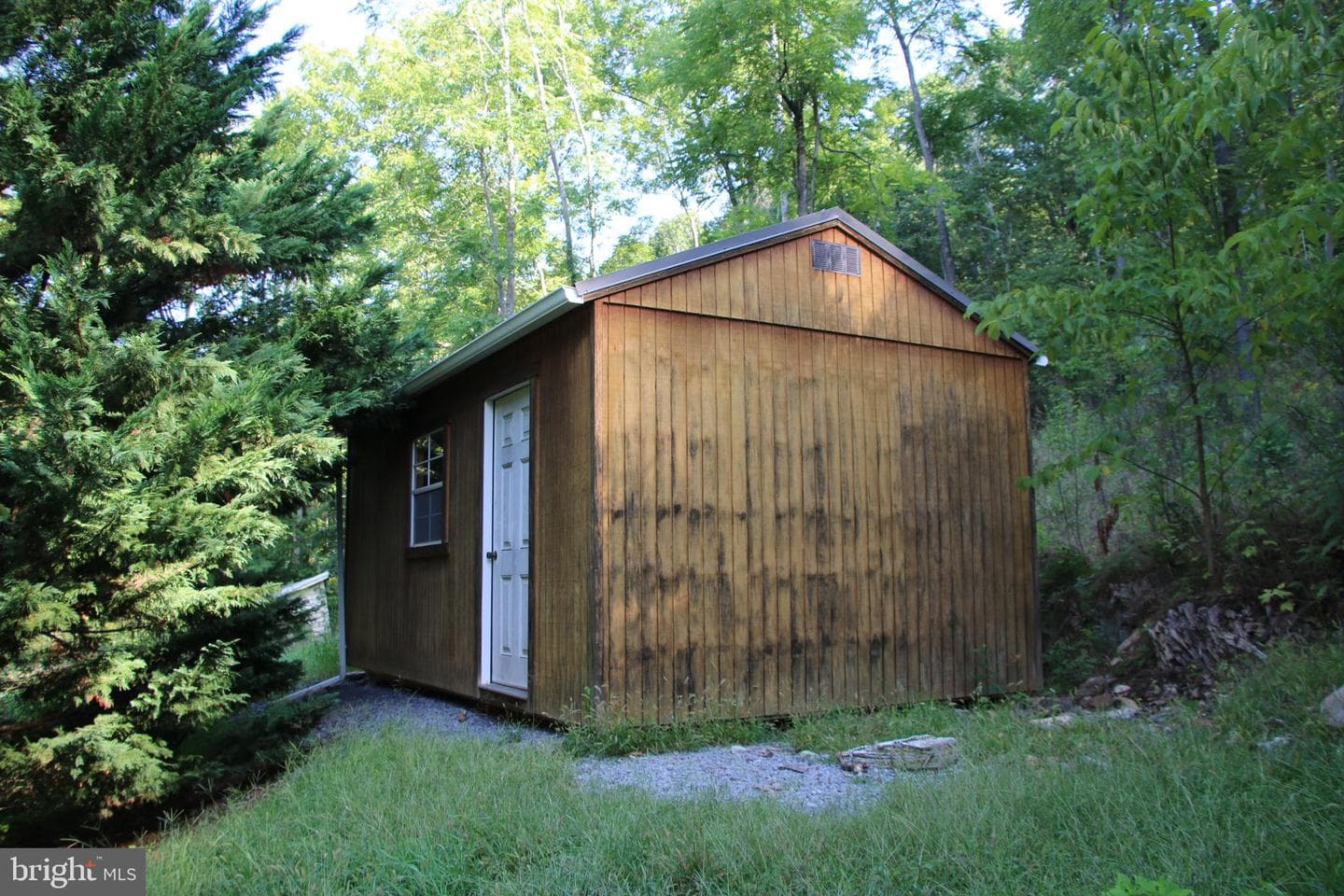 888 Wolf Gap Road photo 11