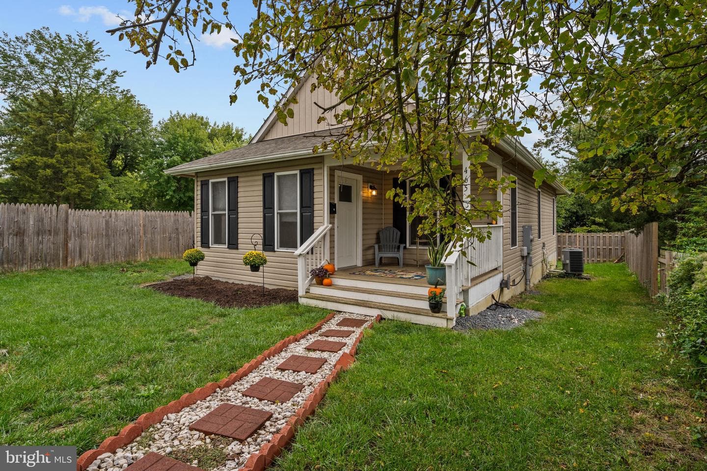 465 Ash Street photo 16