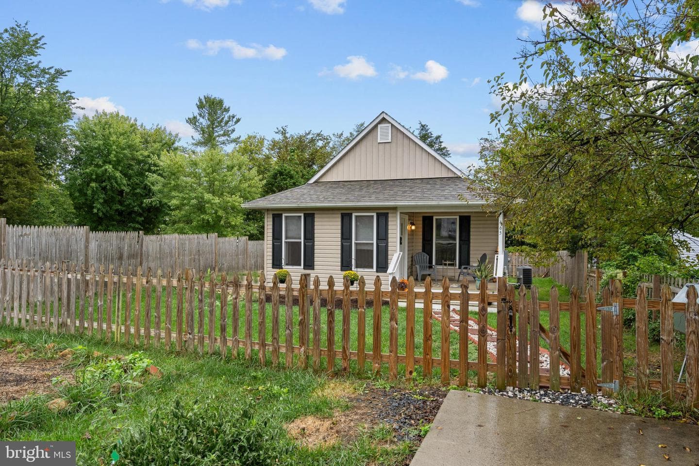 465 Ash Street photo 26