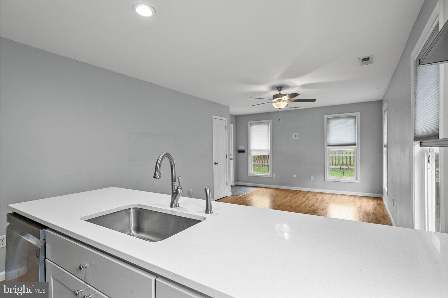 465 Ash Street photo 30