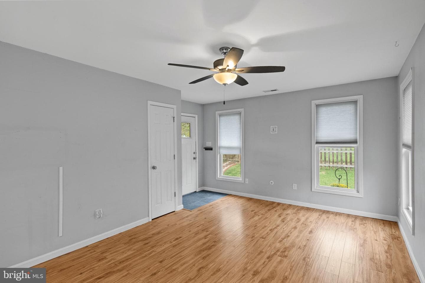 465 Ash Street photo 32