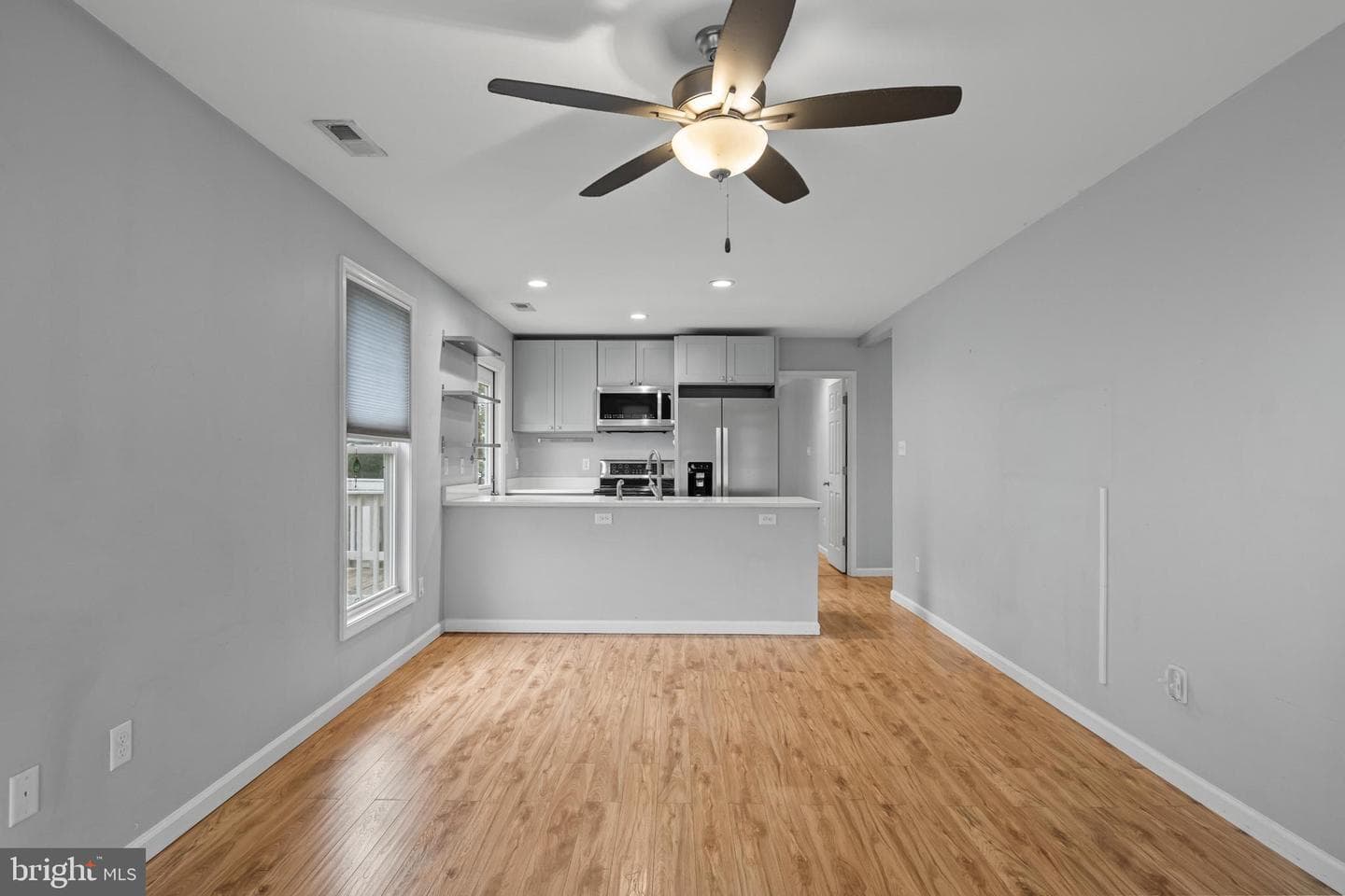 465 Ash Street photo 8