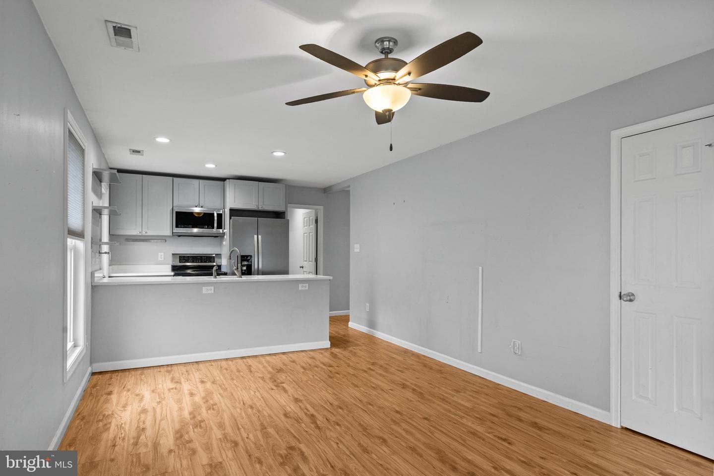 465 Ash Street photo 9
