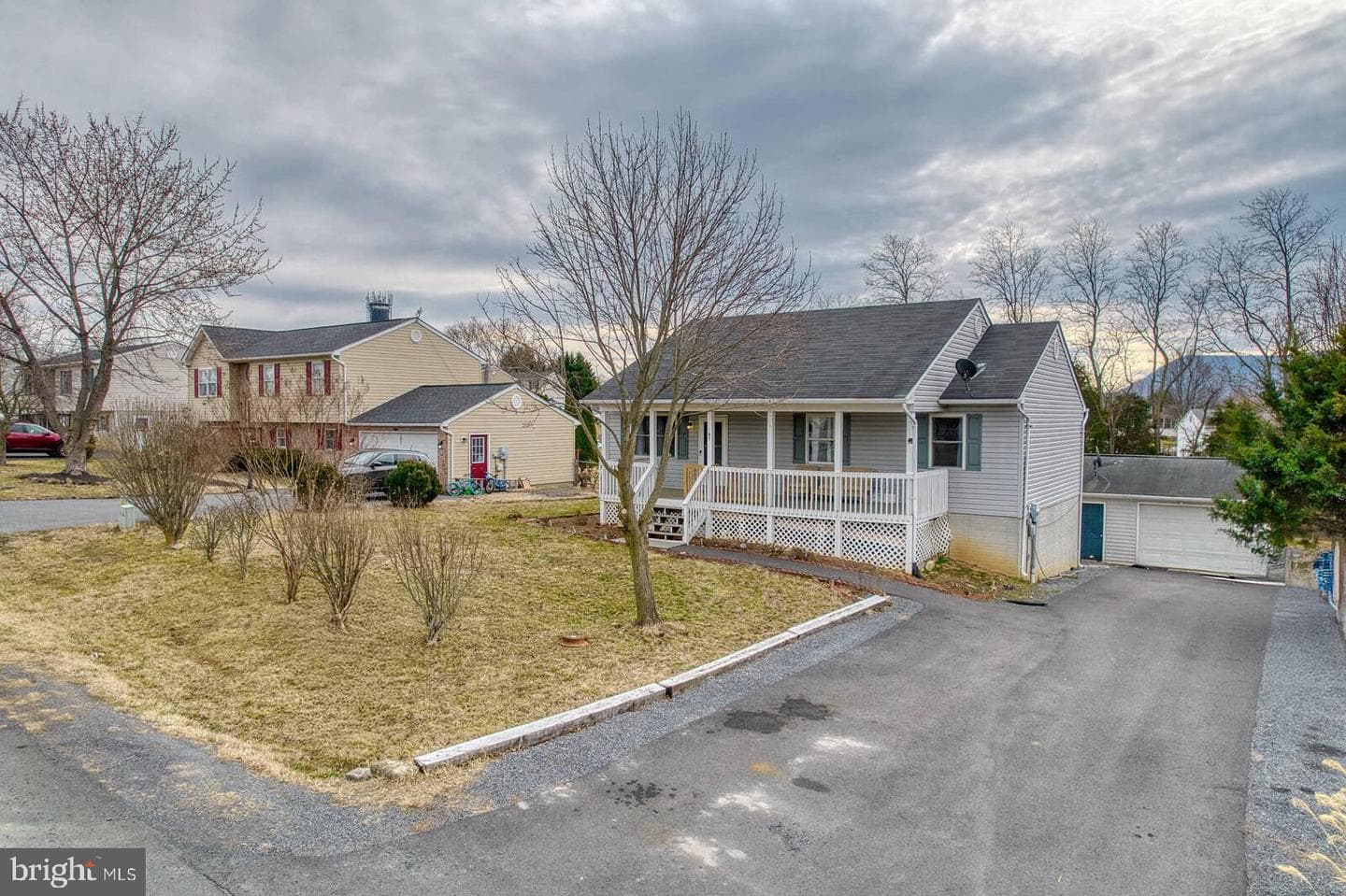 167 Wise Avenue photo 2
