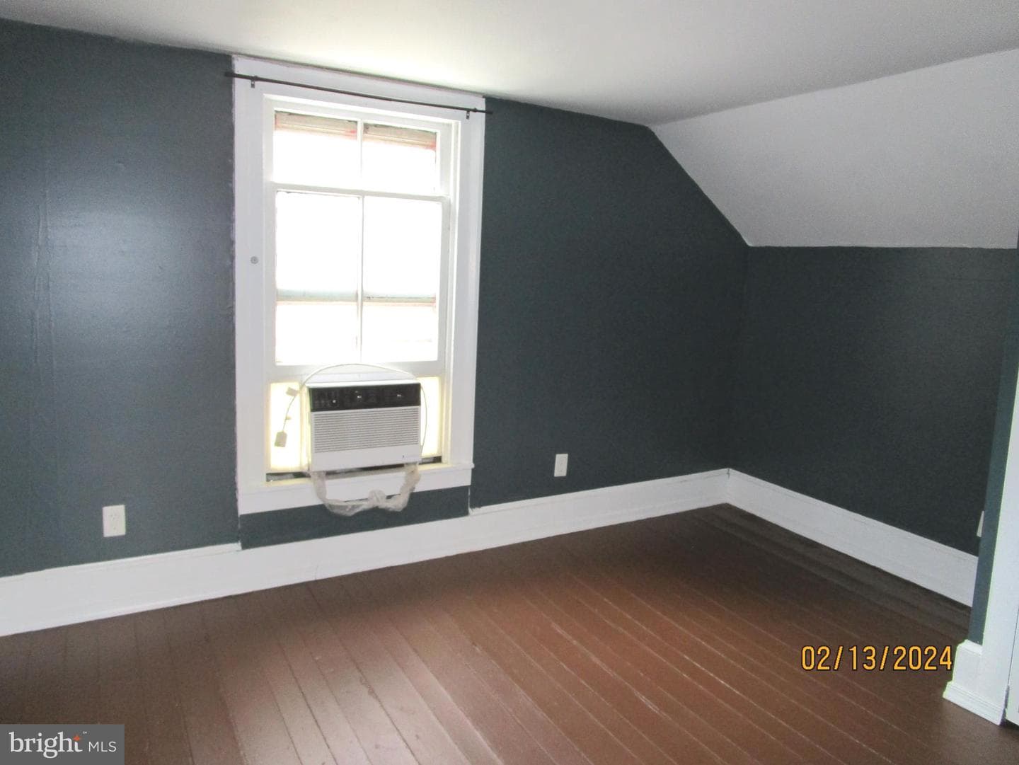 1192 Jadwyn Road photo 9