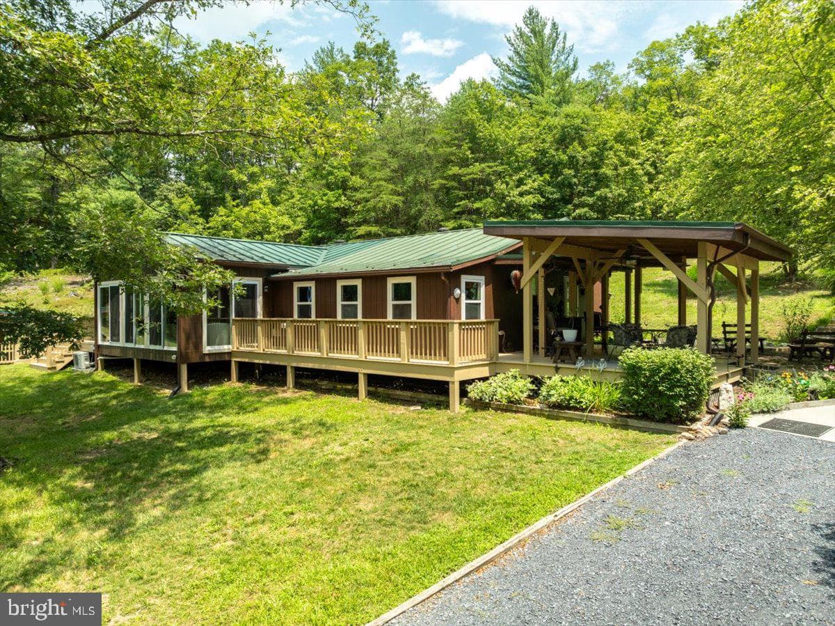 693 Many Water Lane photo 2