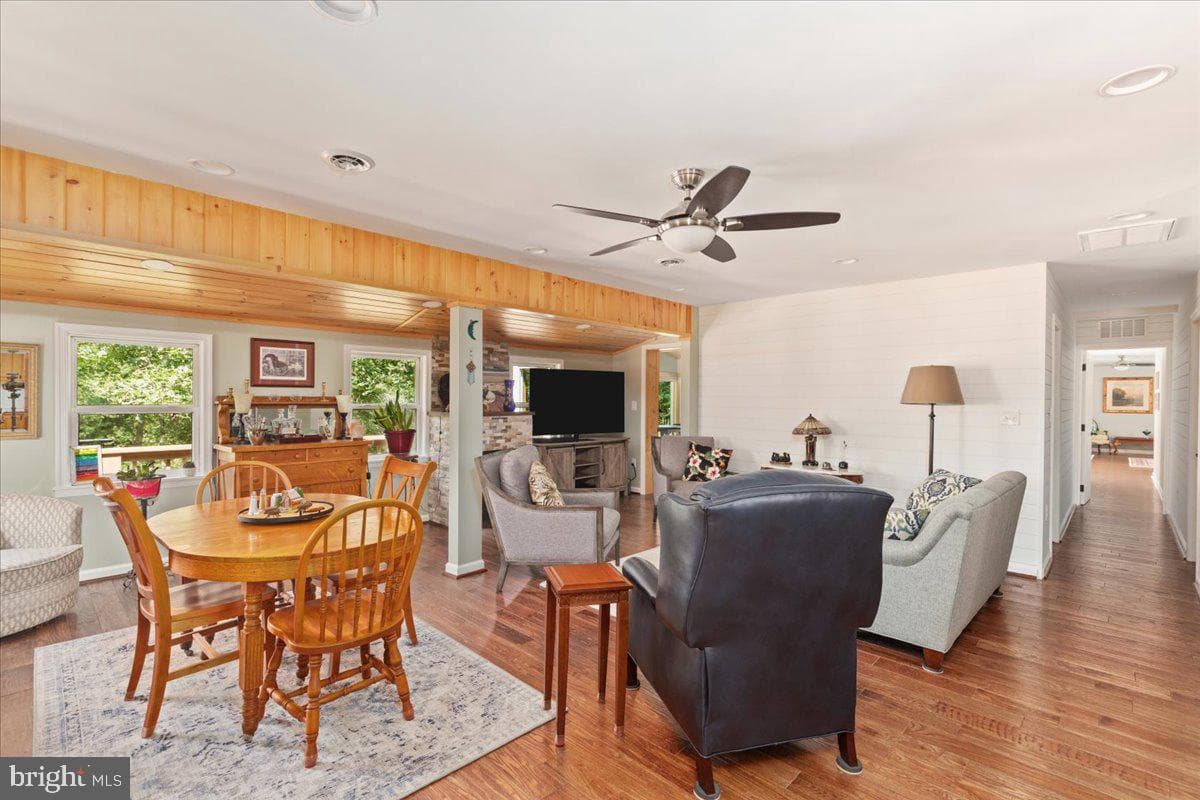 693 Many Water Lane photo 4