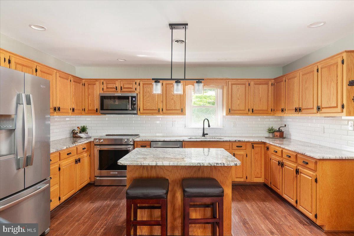 693 Many Water Lane photo 7