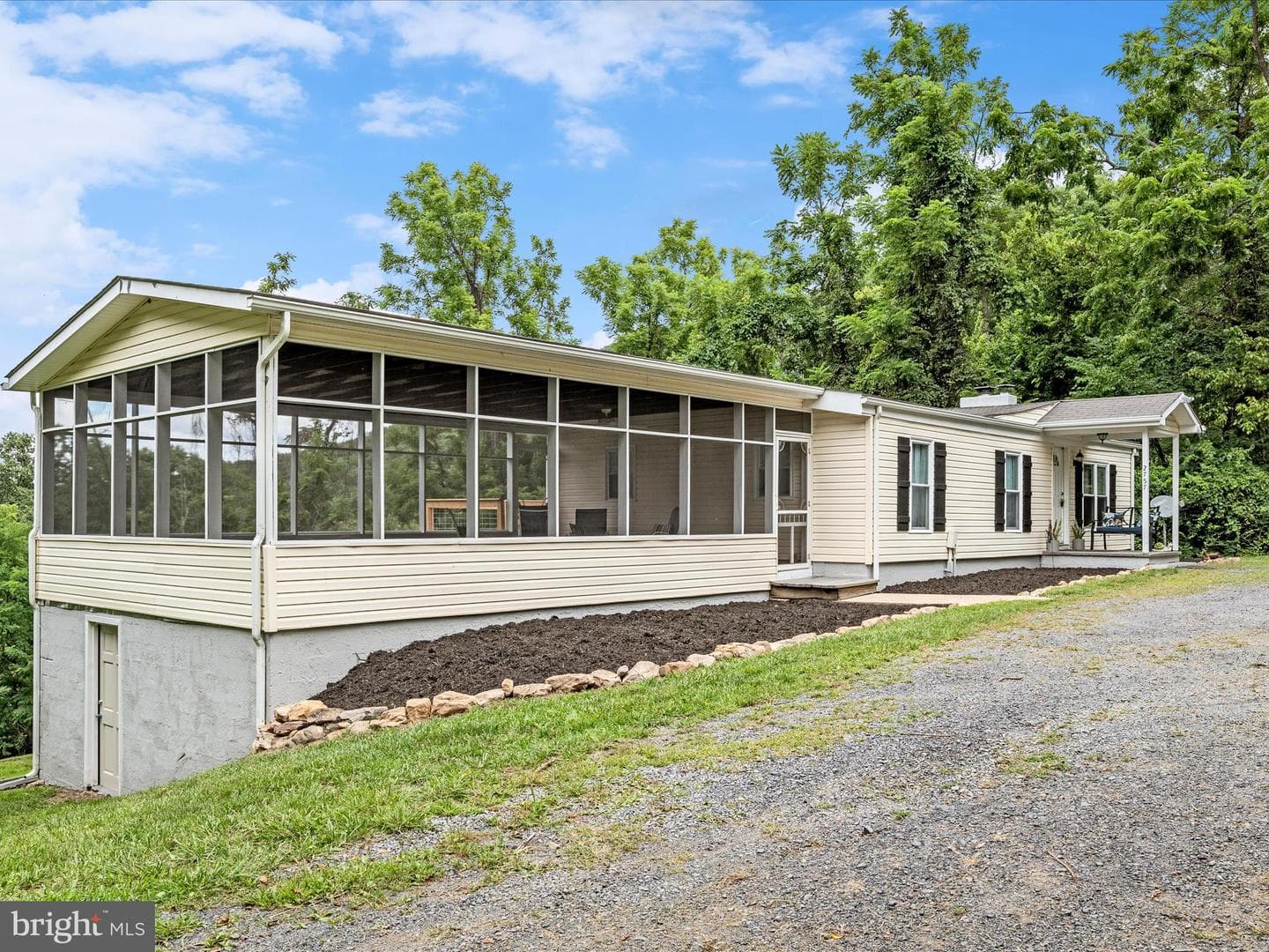 2757 E Lee Highway photo 2