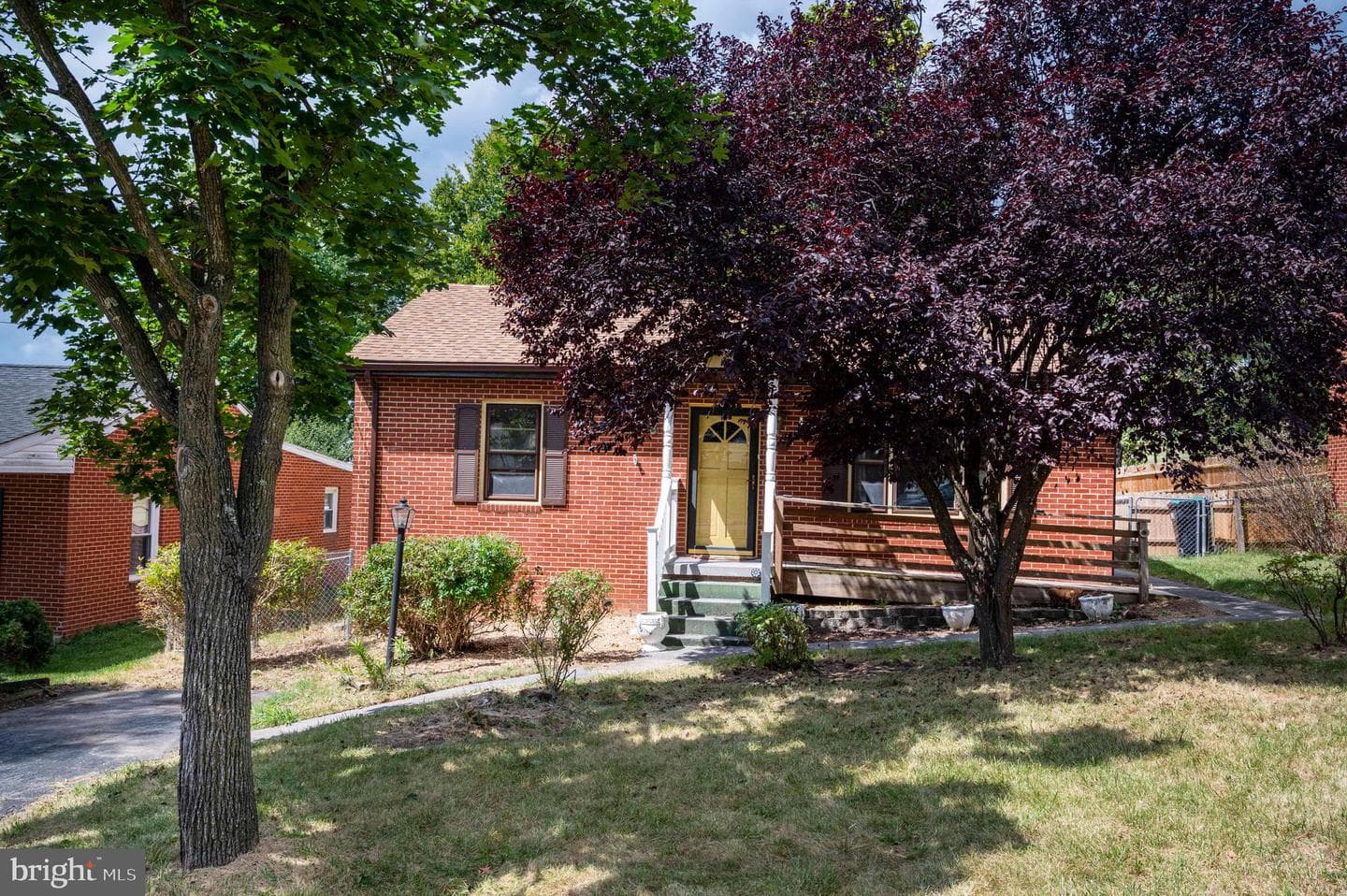 373 Walton Street photo 1