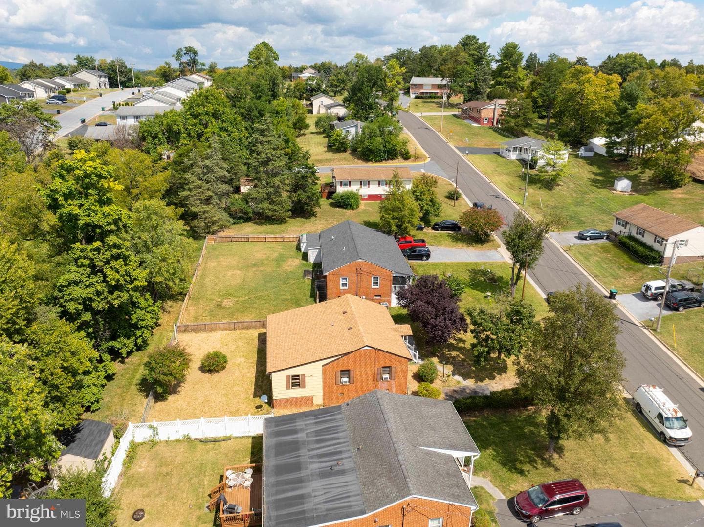 373 Walton Street photo 6