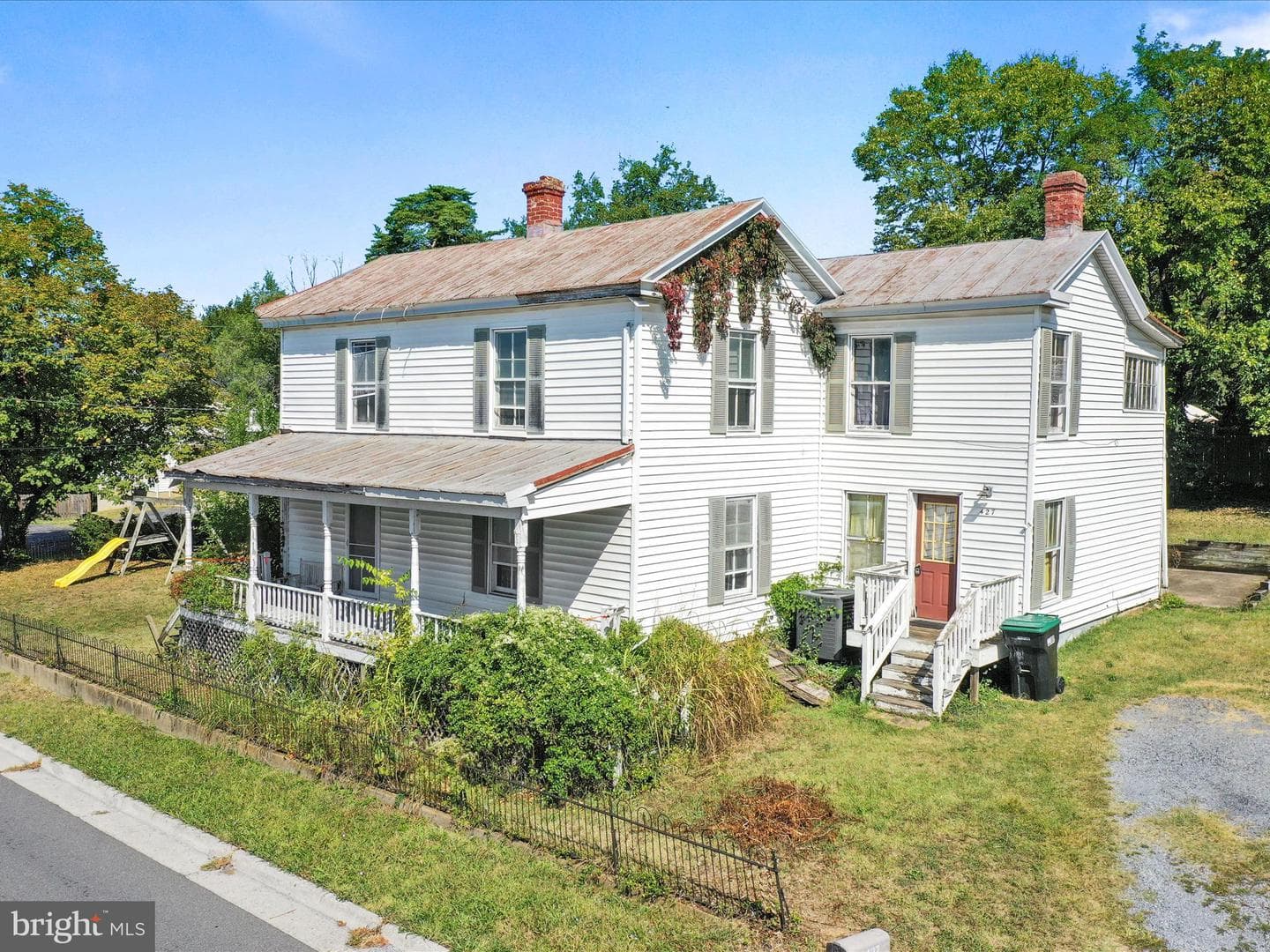 427 Thompson Street photo 6