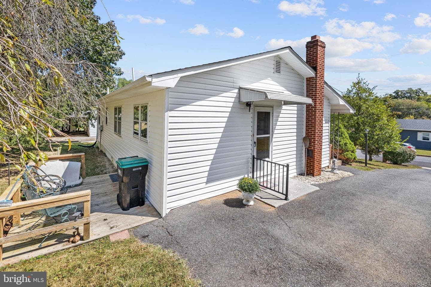 756 Spring Parkway photo 11