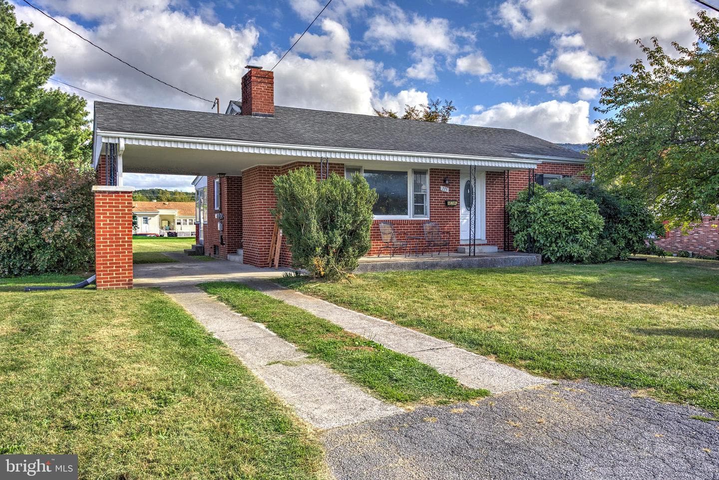 335 Royal Avenue photo 5