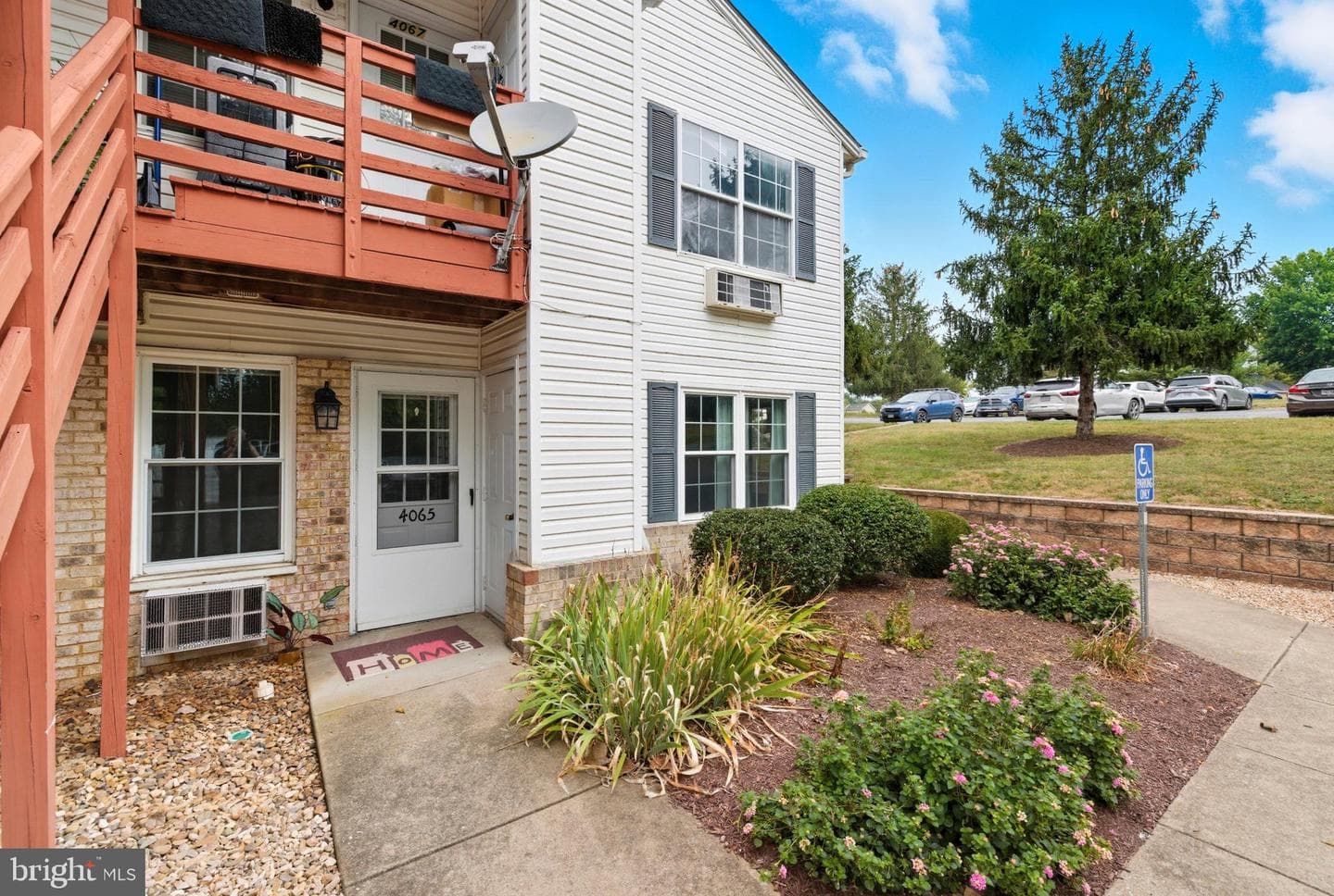 4065 Rose Bud Court photo 3
